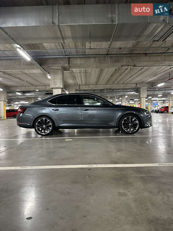 Лифтбек Skoda Superb 2017 в Мукачево
