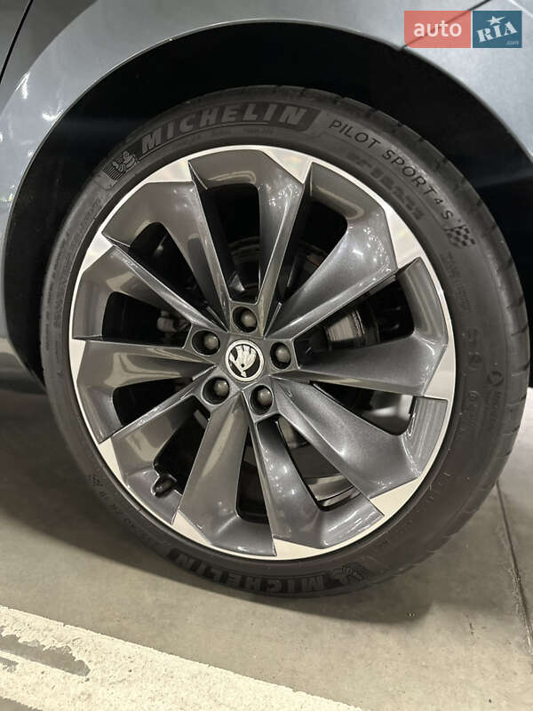 Лифтбек Skoda Superb 2017 в Мукачево