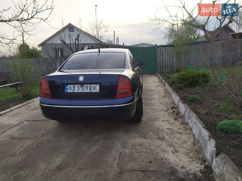 Лифтбек Skoda Superb 2003 в Богодухове