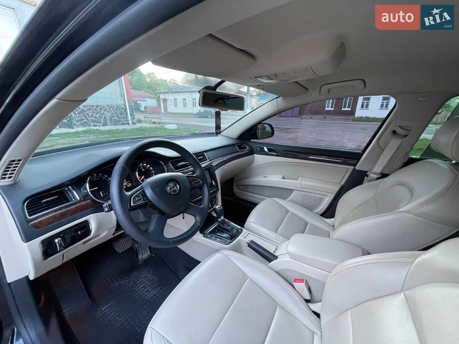 2013 Skoda Superb - мініатюра 2