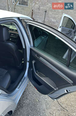 Лифтбек Skoda Superb 2015 в 