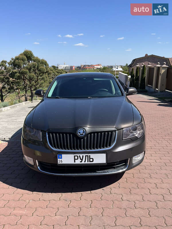 Ліфтбек Skoda Superb 2009 в Чернівцях