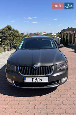 Лифтбек Skoda Superb 2009 в 