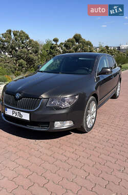 Лифтбек Skoda Superb 2009 в 