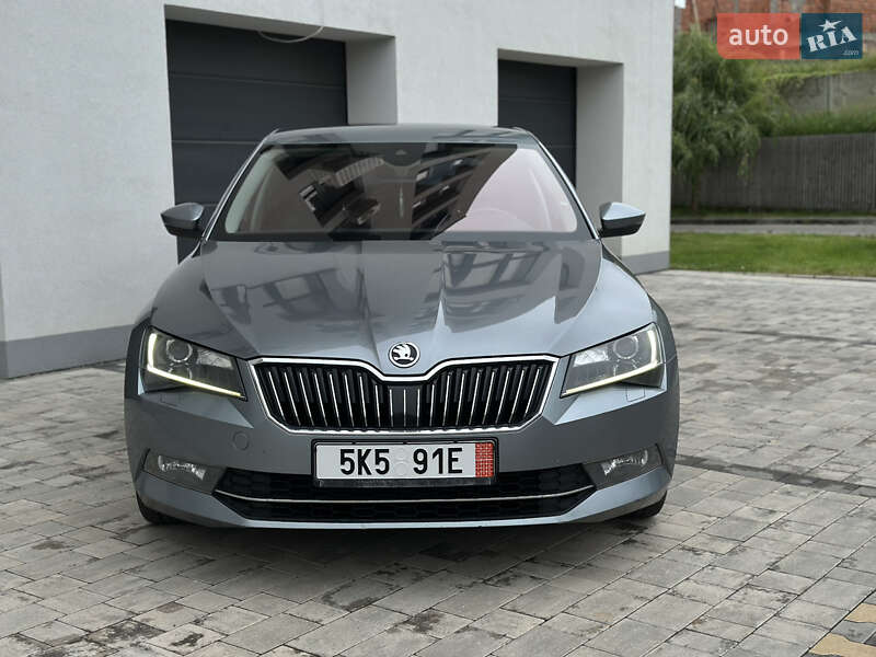 Лифтбек Skoda Superb 2016 в Ужгороде