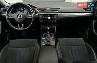 Лифтбек Skoda Superb 2016 в 