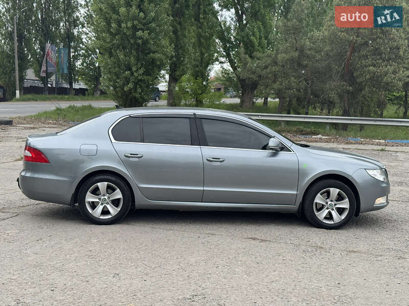 Лифтбек Skoda Superb 2011 в Хмельницком