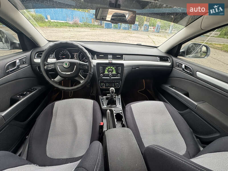 Лифтбек Skoda Superb 2011 в Хмельницком