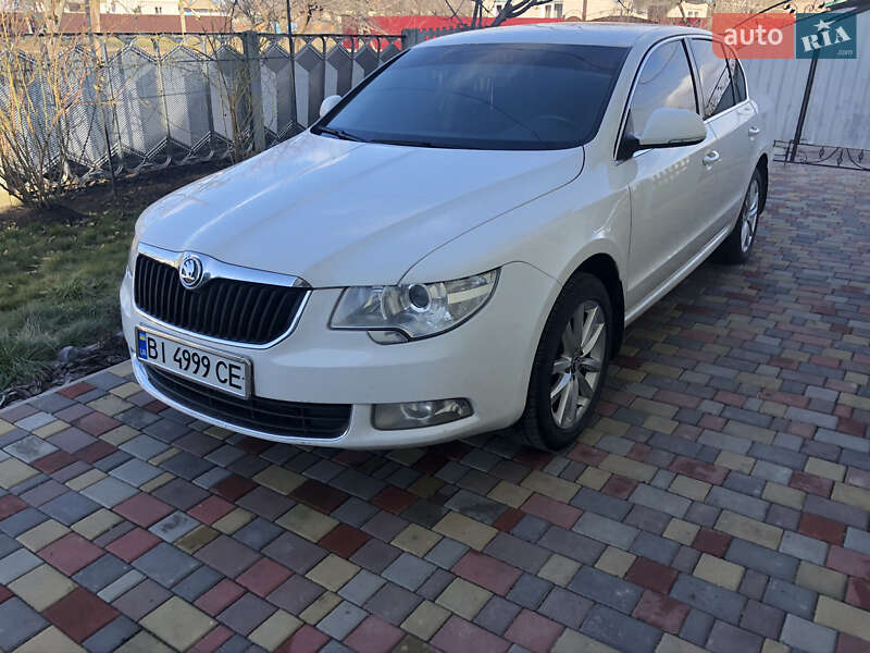 Лифтбек Skoda Superb 2011 в 