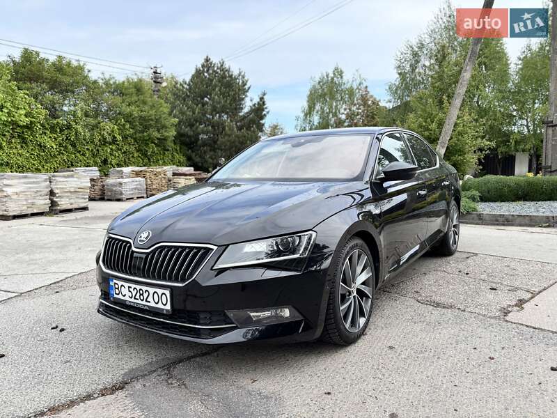 Ліфтбек Skoda Superb 2018 в 