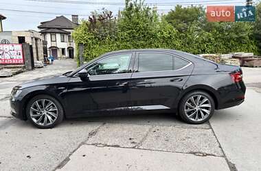 Ліфтбек Skoda Superb 2018 в 