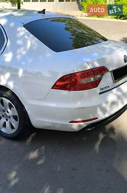 Лифтбек Skoda Superb 2013 в 
