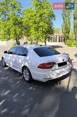 Лифтбек Skoda Superb 2013 в 