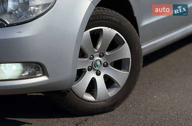 Лифтбек Skoda Superb 2012 в 