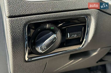 Лифтбек Skoda Superb 2012 в 
