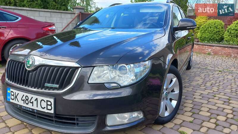Skoda Superb 2011