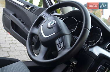 Лифтбек Skoda Superb 2011 в 