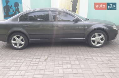 Лифтбек Skoda Superb 2005 в 
