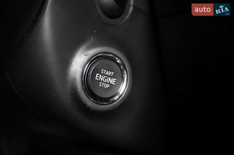 Універсал Skoda Superb 2020 в Ужгороді