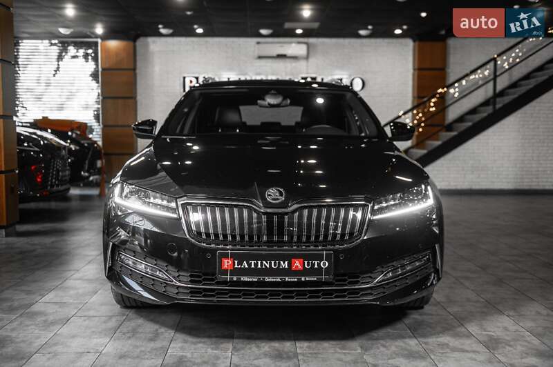 Універсал Skoda Superb 2020 в Ужгороді