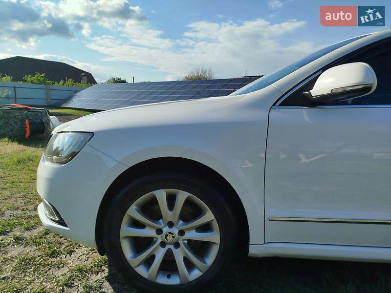 Універсал Skoda Superb 2014 в Охтирці