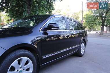 Универсал Skoda Superb 2012 в 