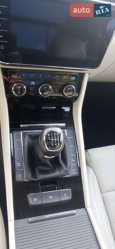 Универсал Skoda Superb 2019 в Умани