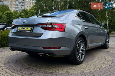 Ліфтбек Skoda Superb 2018 в 