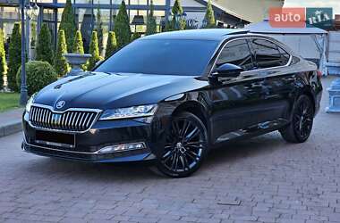 Ліфтбек Skoda Superb 2019 в 