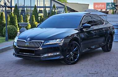 Ліфтбек Skoda Superb 2019 в 