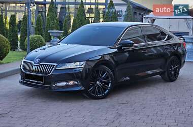 Ліфтбек Skoda Superb 2019 в 