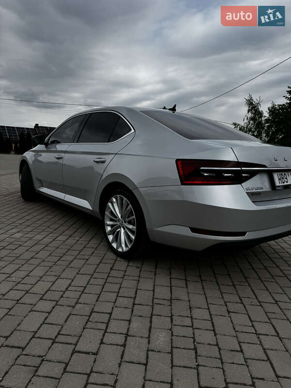 Лифтбек Skoda Superb 2020 в Ивано-Франковске