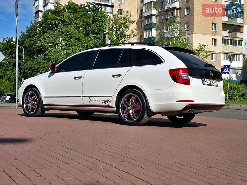 Универсал Skoda Superb 2013 в Киеве
