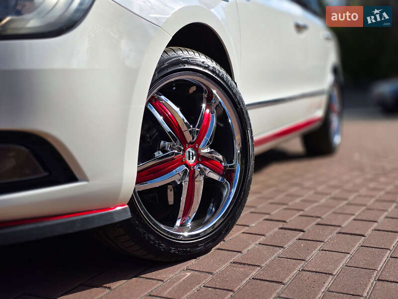 Универсал Skoda Superb 2013 в Киеве