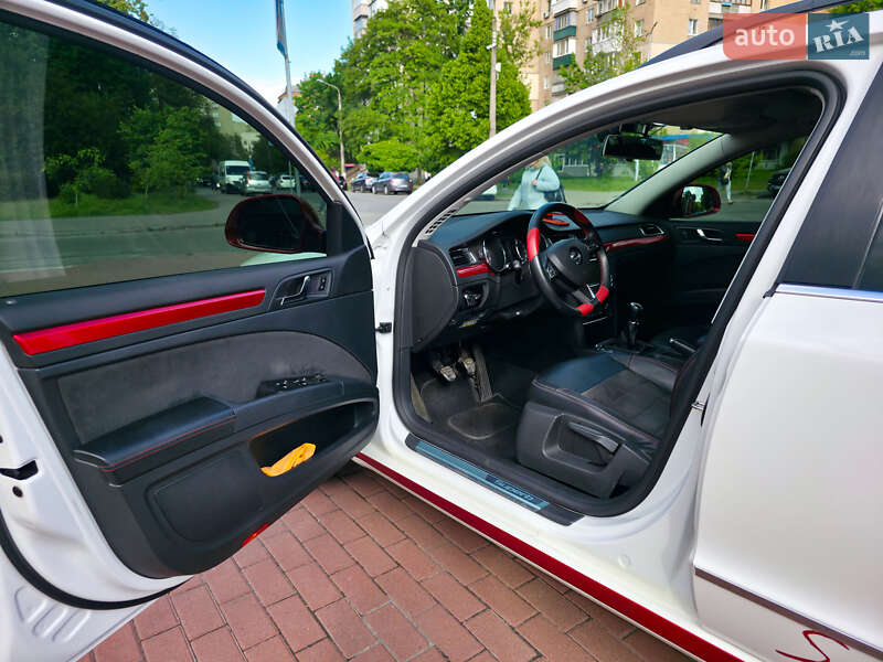 Универсал Skoda Superb 2013 в Киеве