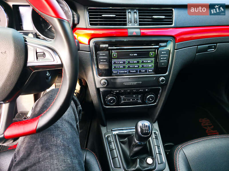 Универсал Skoda Superb 2013 в Киеве