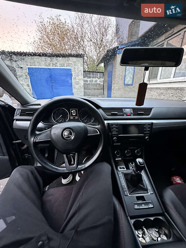 Ліфтбек Skoda Superb 2016 в Дніпрі