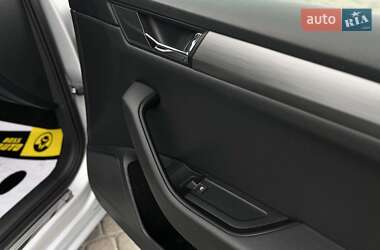 Універсал Skoda Superb 2018 в 