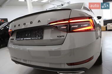 Ліфтбек Skoda Superb 2021 в 