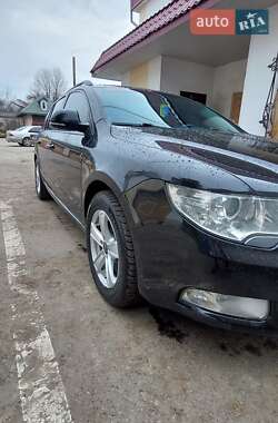 Універсал Skoda Superb 2010 в Луцьку