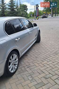 Ліфтбек Skoda Superb 2013 в 