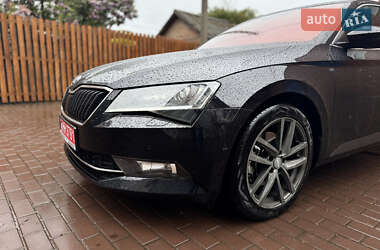 Ліфтбек Skoda Superb 2019 в 