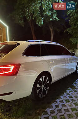 Универсал Skoda Superb 2019 в 