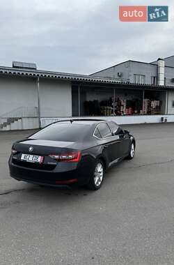 Ліфтбек Skoda Superb 2017 в 
