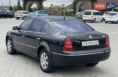 Лифтбек Skoda Superb 2003 в 