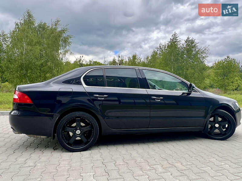 Лифтбек Skoda Superb 2009 в Львове
