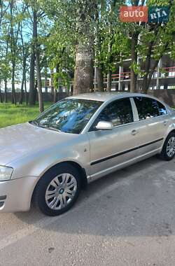 Лифтбек Skoda Superb 2004 в Киеве