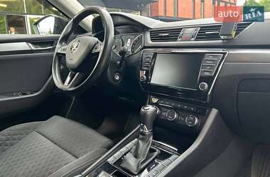 Лифтбек Skoda Superb 2016 в 