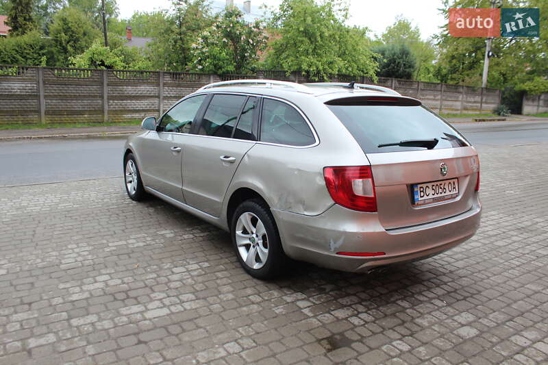 Универсал Skoda Superb 2012 в Жовкве