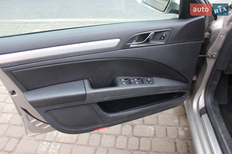 Универсал Skoda Superb 2012 в Жовкве